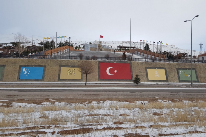 pinarbasi belediyesi turkluk anitinin restorasyonunu tamamladi kayseri haberleri kayseri telgraf