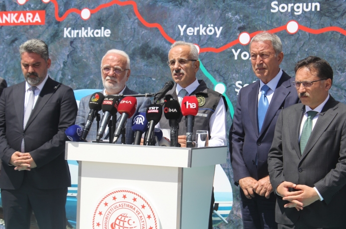 Ankara-Kayseri aras yksek hzl tren hattn 2028 ylnn ilk yarsnda bitirmeyi hedefliyoruz